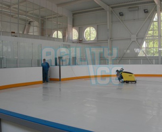 Синтетический лед (искусственный лед) для тренировок хоккея и фигурного катания.